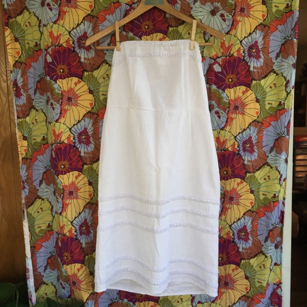 White strapless linen dress